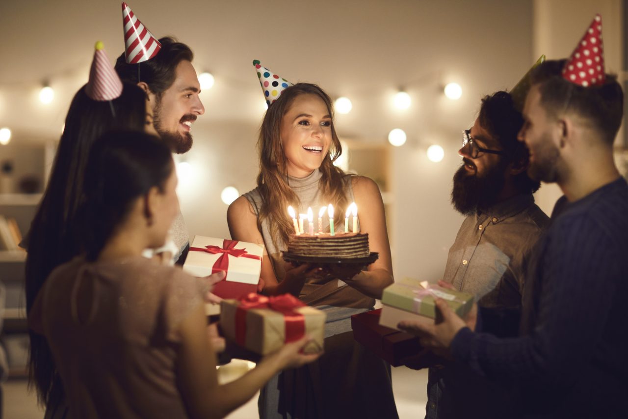 英語で「お誕生日おめでとう」をおしゃれに伝えよう！手紙の表現も紹介| Kimini英会話